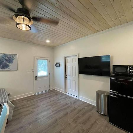 Beautifully Renovated Studio 2 Miles From Marina! Winchester Exteriör bild