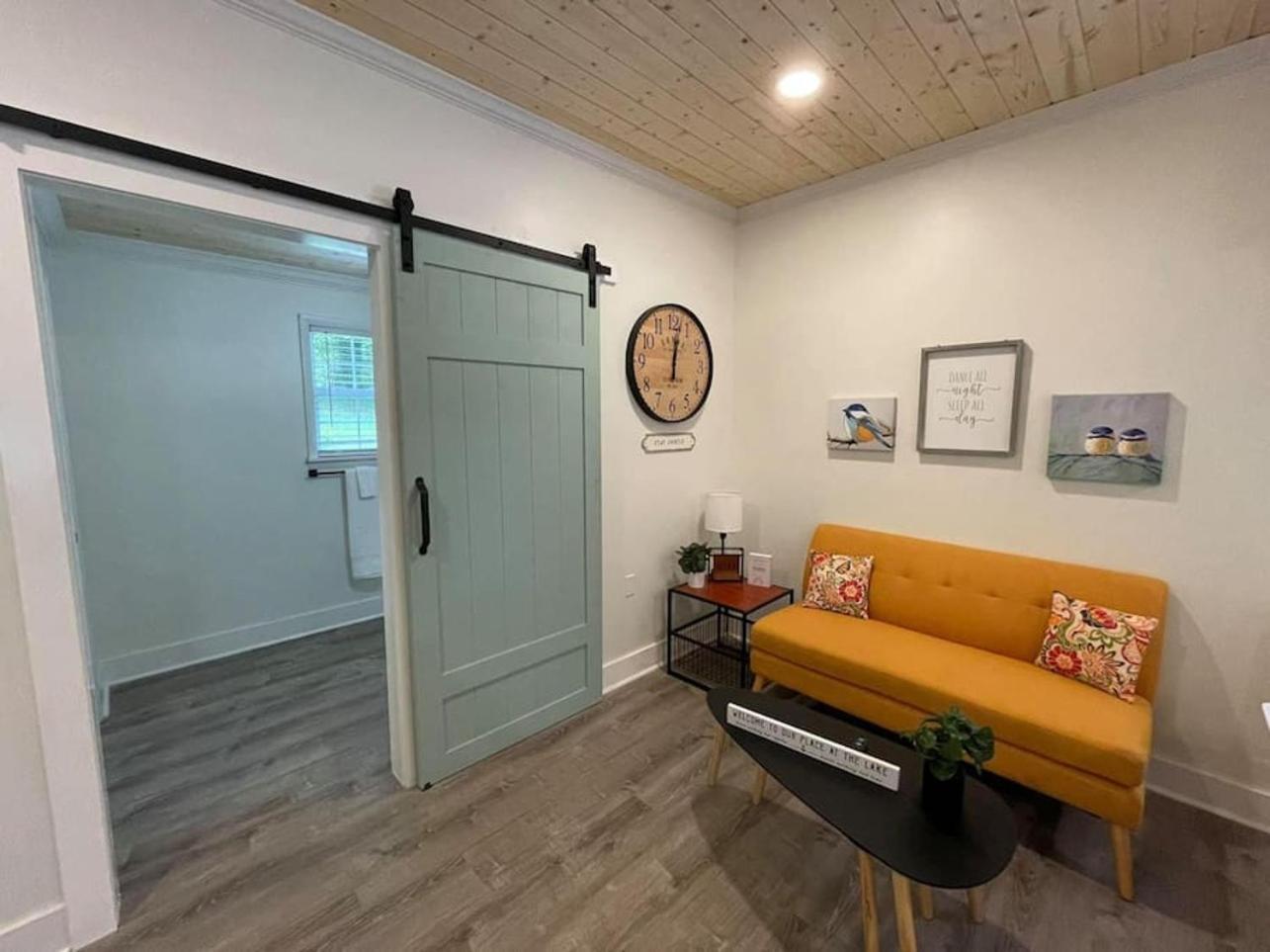 Beautifully Renovated Studio 2 Miles From Marina! Winchester Exteriör bild