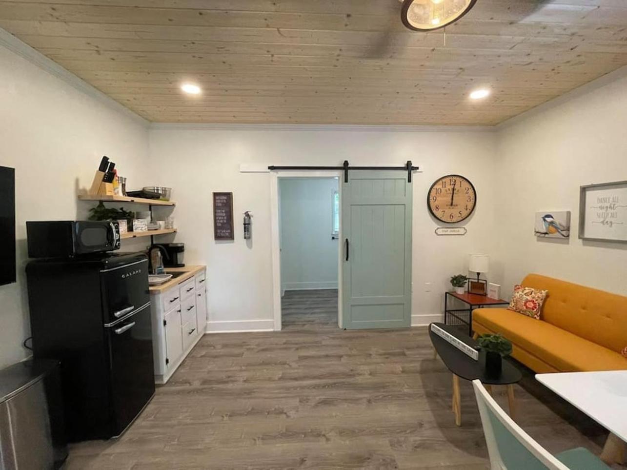 Beautifully Renovated Studio 2 Miles From Marina! Winchester Exteriör bild